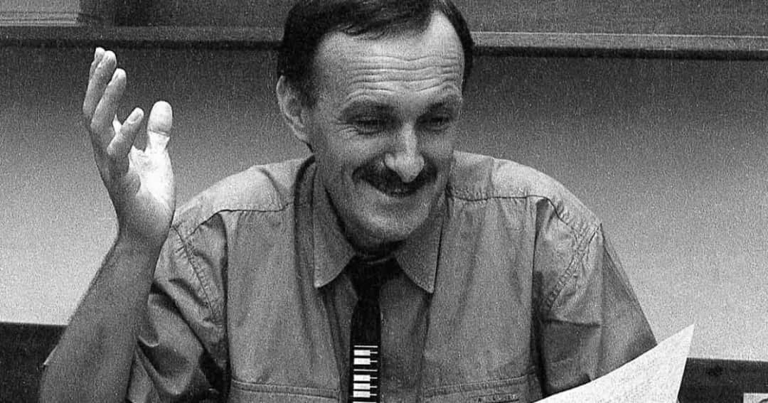 Kto pisze teksty piosenek? Poznaj znanych autorów i ich dzieła